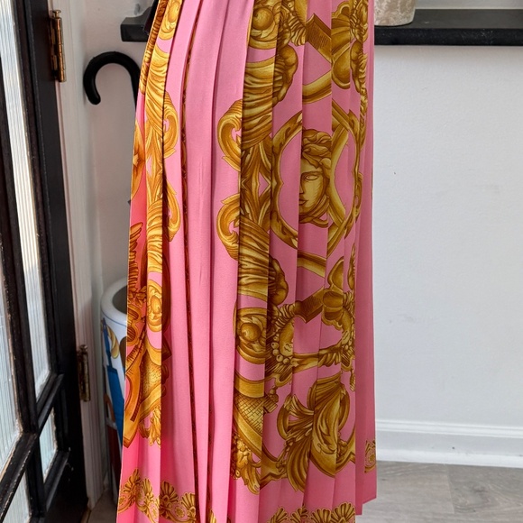 Versace Heritage Print Pleated Midi Skirt,  36 (US 0) NWT Retail $2000 - Pictur - Picture 6 of 12